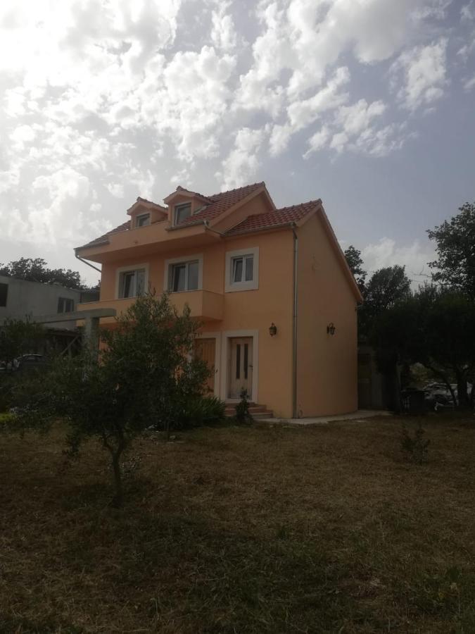 Castello Flower Apartment Kastela Exterior photo