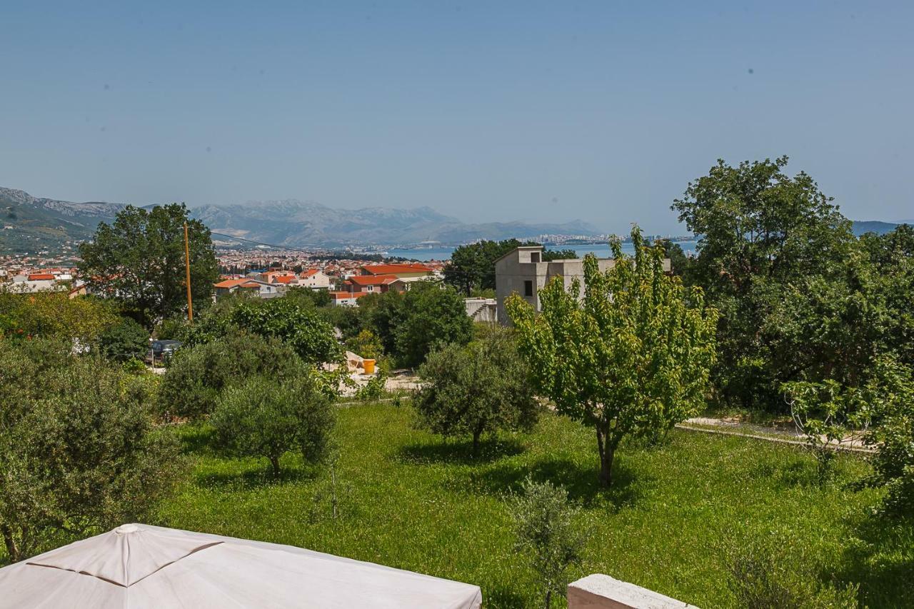 Castello Flower Apartment Kastela Exterior photo
