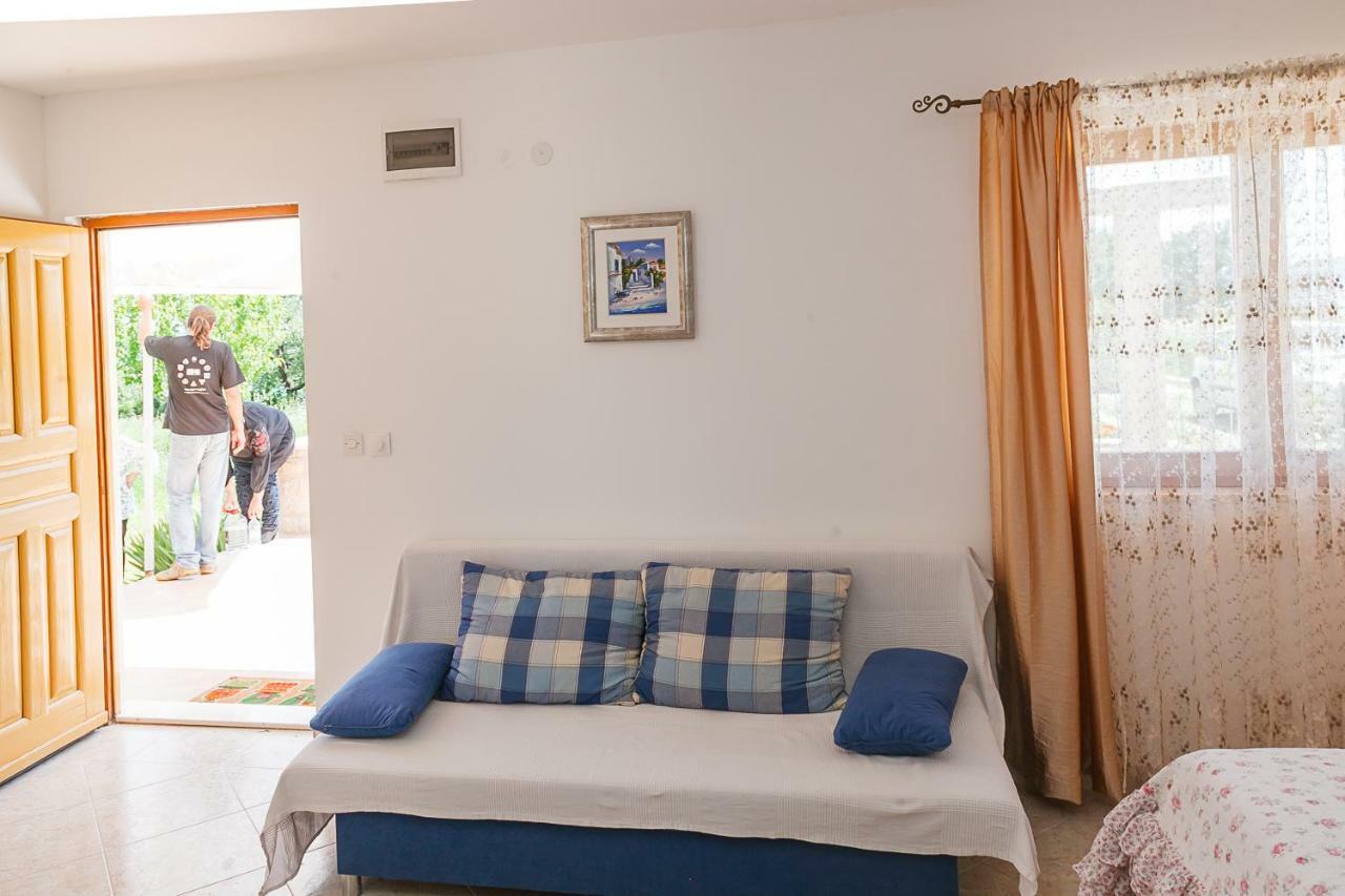 Castello Flower Apartment Kastela Exterior photo