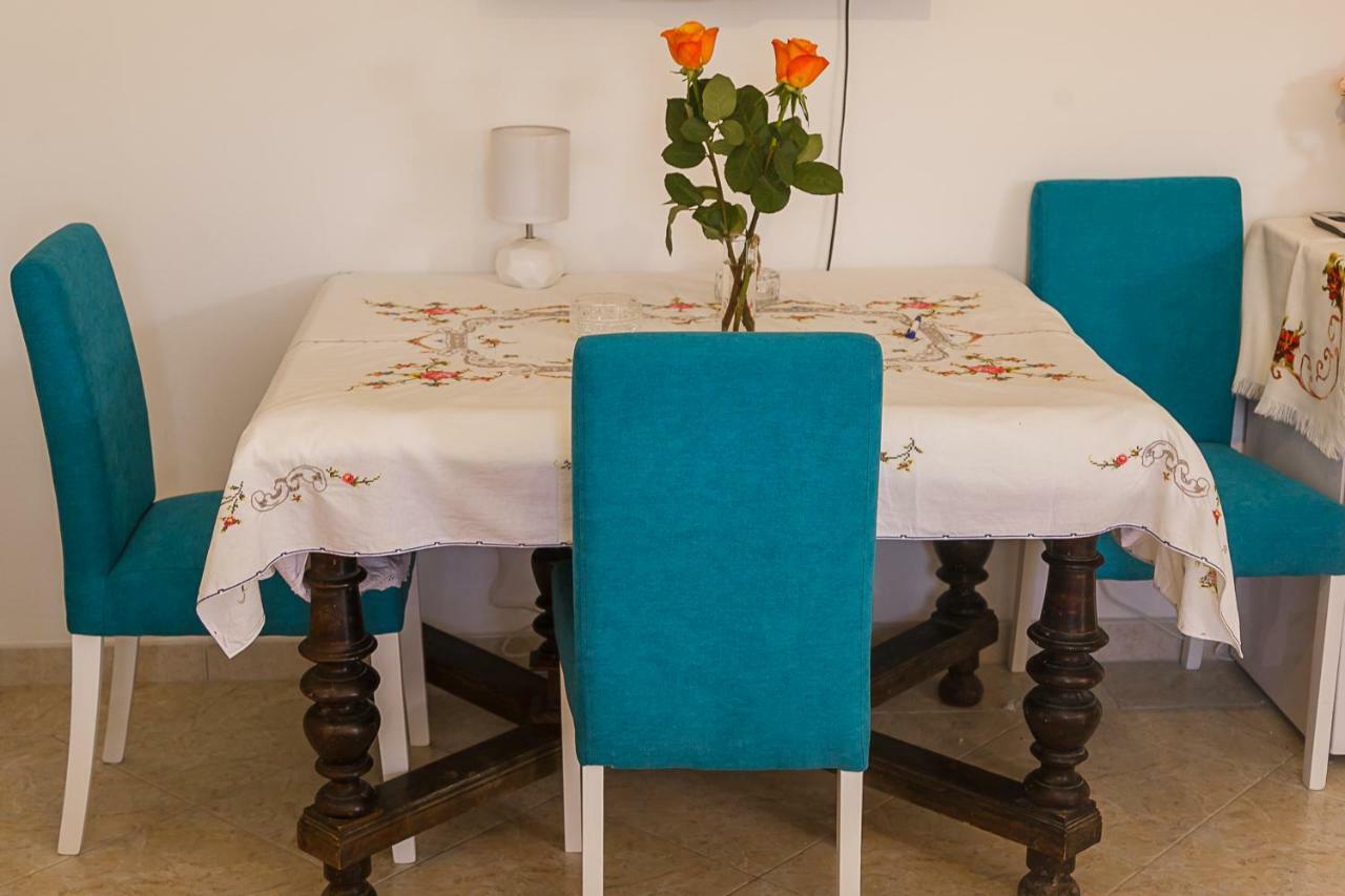 Castello Flower Apartment Kastela Exterior photo